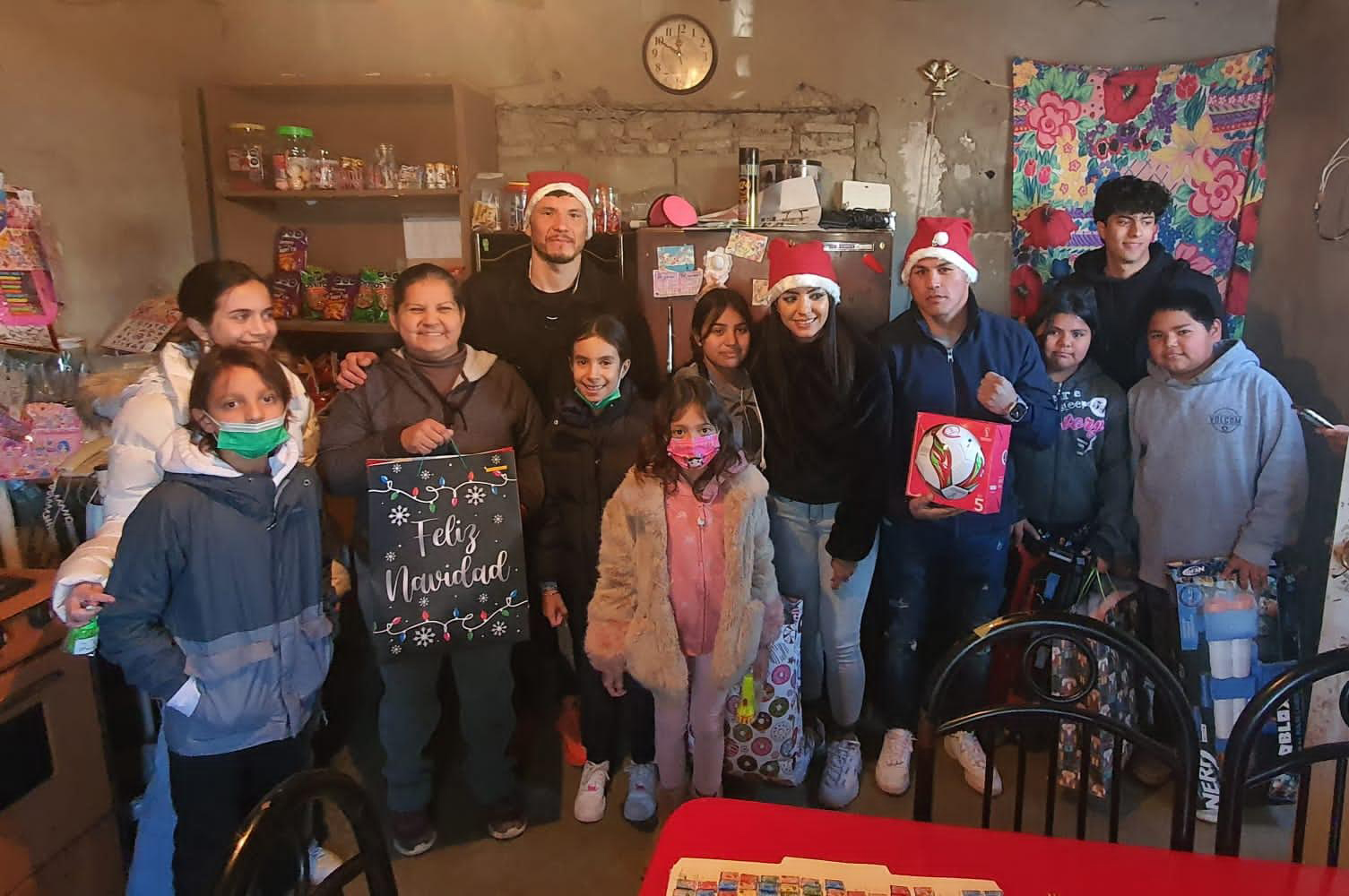 FAMILIAS JUARENSES TENDRÁN FELIZ NAVIDAD CORTESÍA DE PROMOCIONES DEL PUEBLO Y SUS CAMPEONES