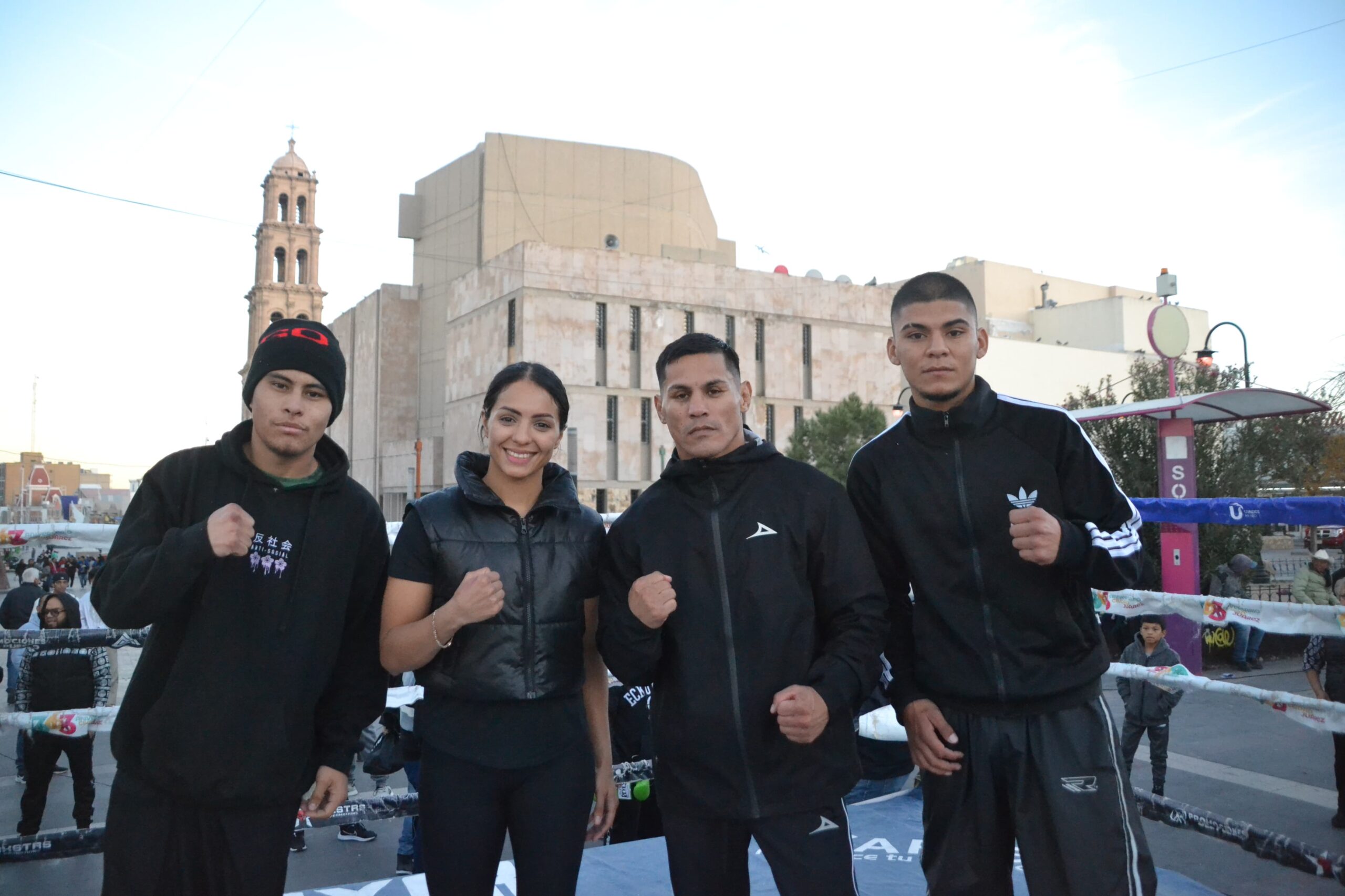 ‘MICKY’ ROMÁN Y ‘BONITA’ FERNÁNDEZ ENCABEZAN LEGIÓN MEXICANA EN BOX TELEVISA 