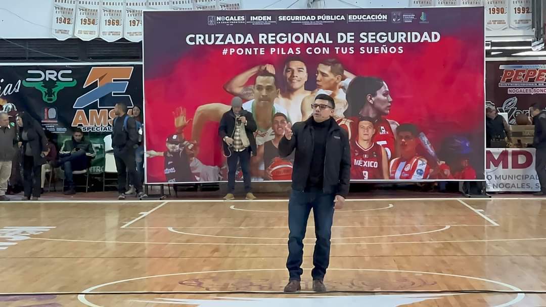  AARÓN ALAMEDA COMPARTE EXPERIENCIAS CON MÁS DE 2000 JÓVENES SONORENSES