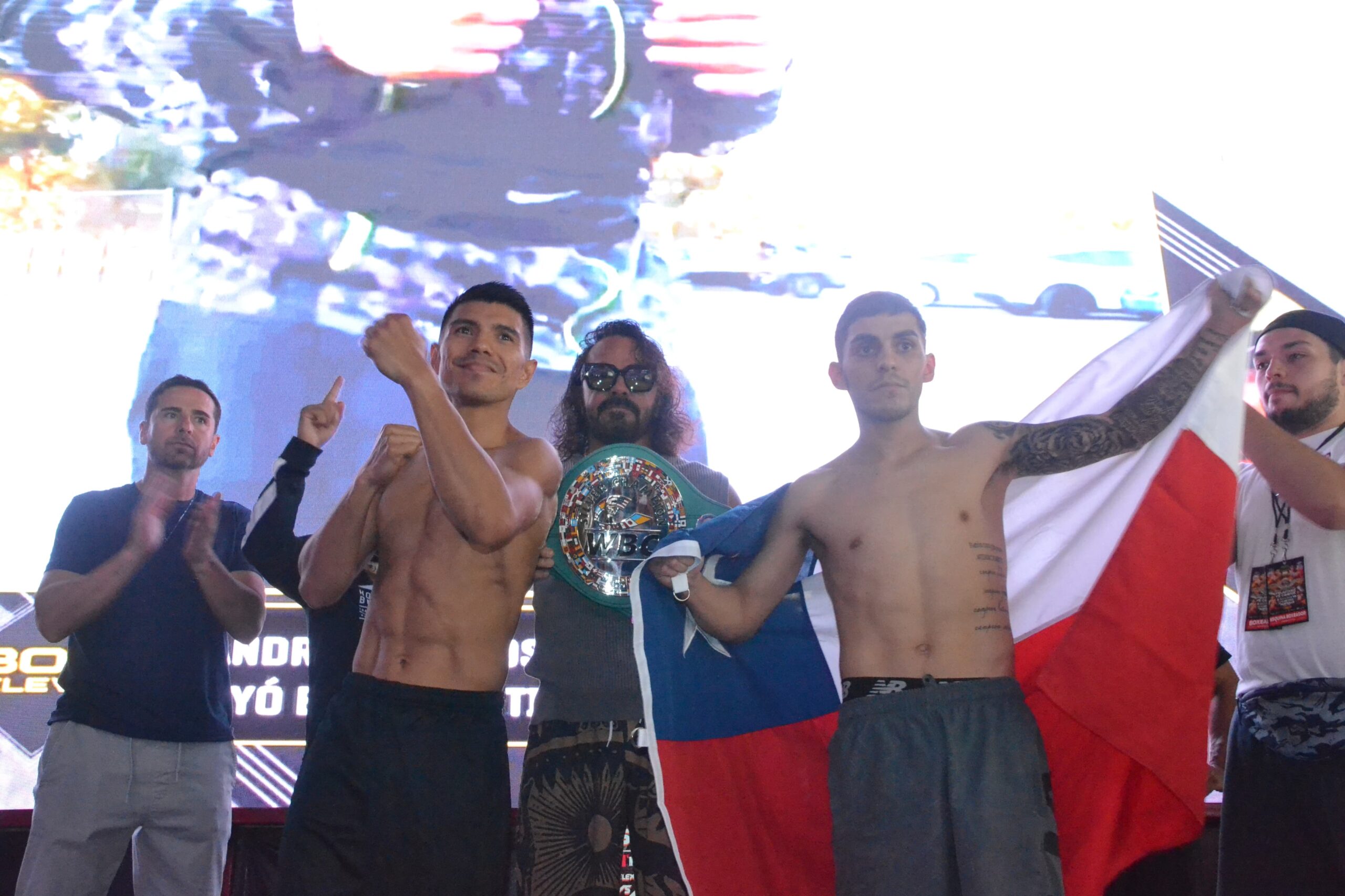 JOSELITO VELÁZQUEZ EN GUERRA DE TÍTULO MUNDIAL POR BOX TELEVISA 