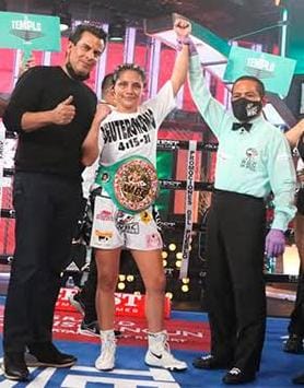 LA FLAMANTE CAMPEONA MUNDIAL ‘PEQUEÑA LULÚ’ JUÁREZ FIRMA CONTRATO MULTIANUAL CON LATIN KO PROMOTIONS Y CANCÚN BOXING PARA CATAPULTAR SU CARRERA