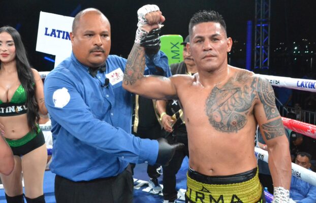 ‘MICKY’ ROMÁN ARRASÓ CON ESCANDÓN EN GUAYMAS 