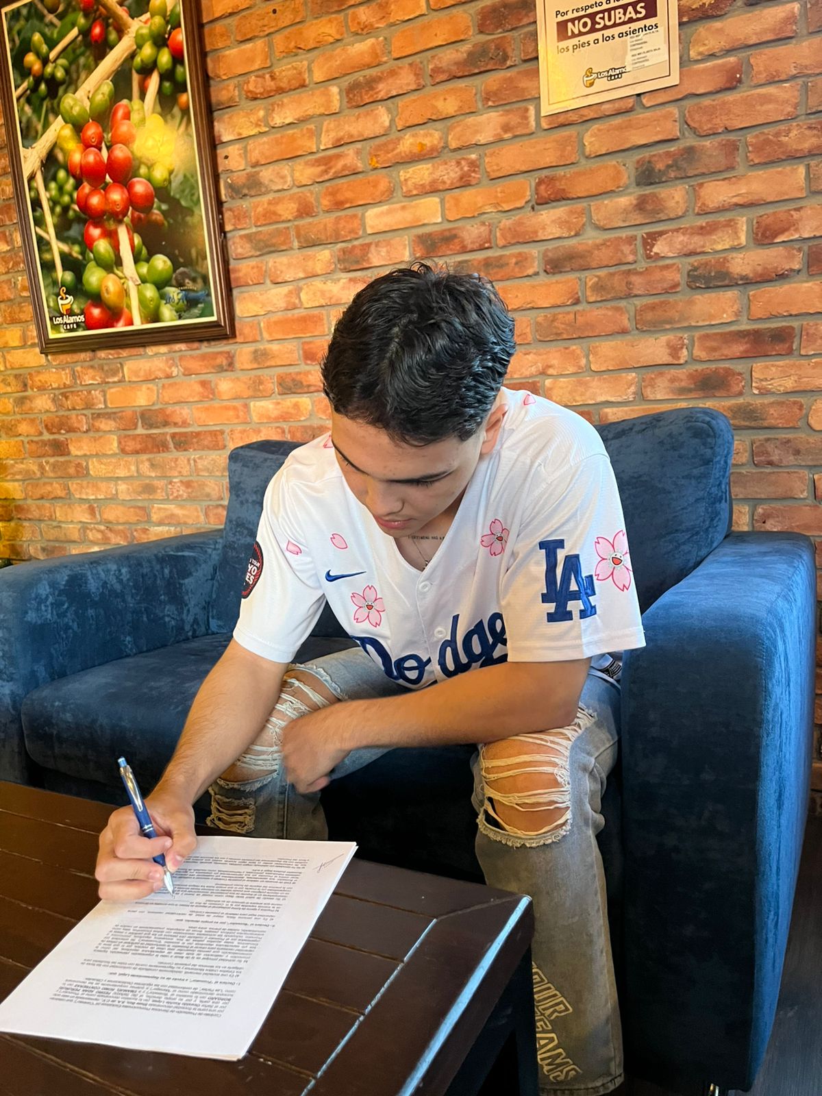 TALENTO SONORENSE PEDRO PEÑUÑURI SE UNE A LATIN KO PROMOTIONS CON CONTRATO MULTIANUAL