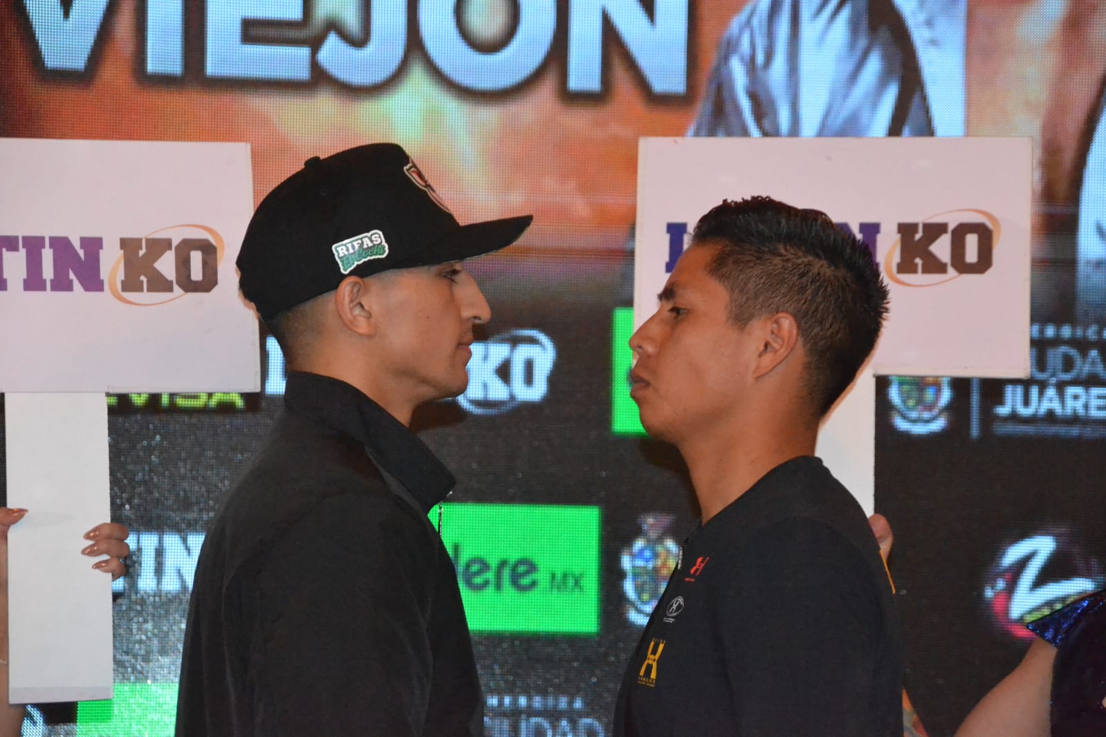 TENSIÓN EN LA MESA, ‘FANTASTICO’ ESPARZA Y ‘AZTECA’ RIVERA PROMETEN CRUENTA BATALLA 