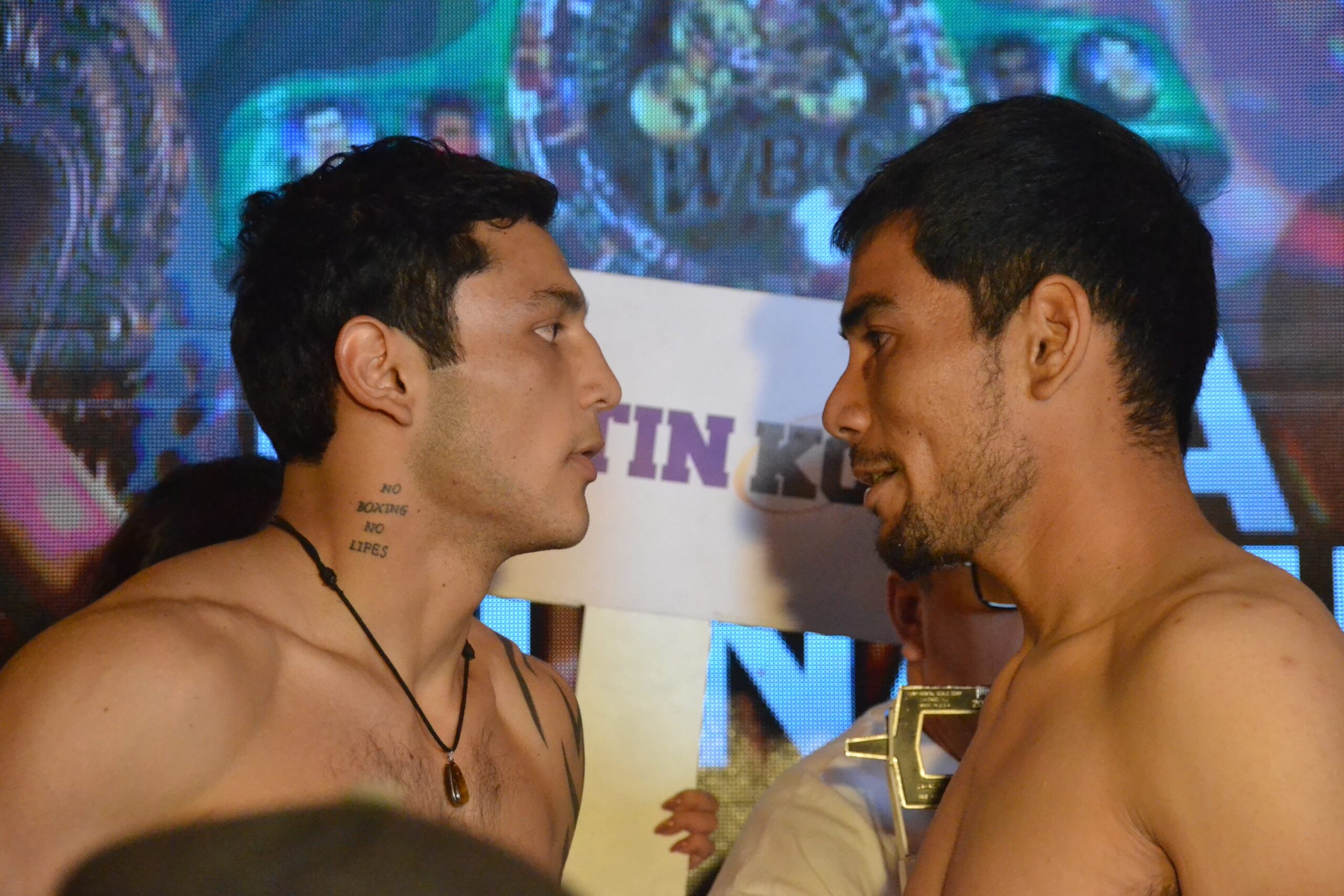 CASI ADELANTAN EL PRIMER ROUND, ‘DONAS’ MONTES Y ‘EL VIEJÓN’ FLORES PROMETEN NOCAUT 